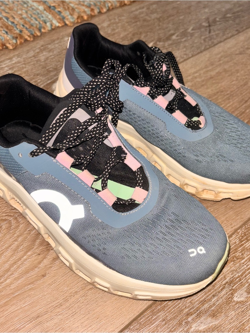 On Running Cloud Monster sneakers in dust/Vapor Women’s 8